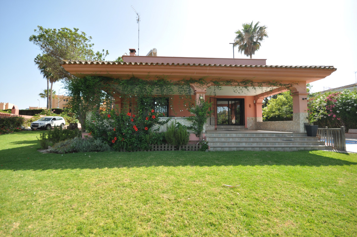 4 Bed Townhouse for sale in Casares Playa Costa Del Sol, Málaga, Spain