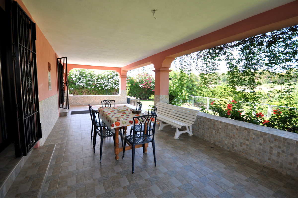 4 Bed Townhouse for sale in Casares Playa Costa Del Sol, Málaga, Spain