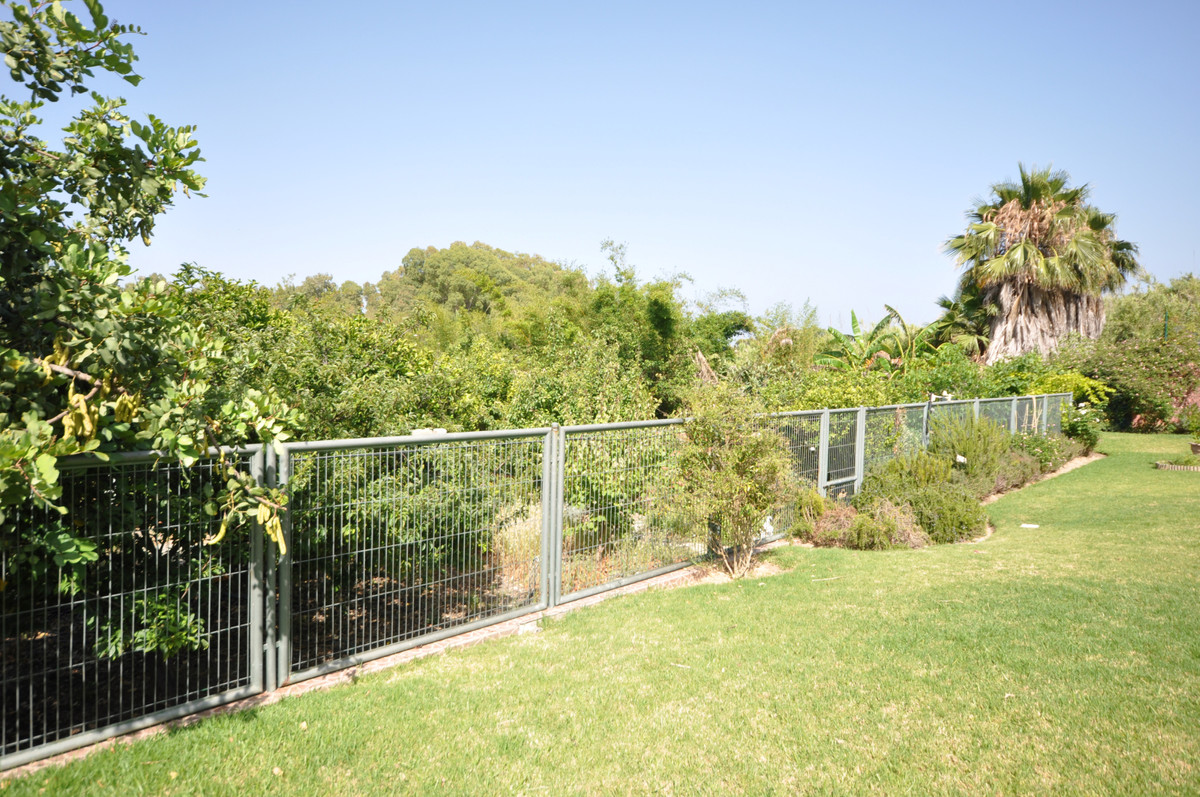 4 Bed Townhouse for sale in Casares Playa Costa Del Sol, Málaga, Spain