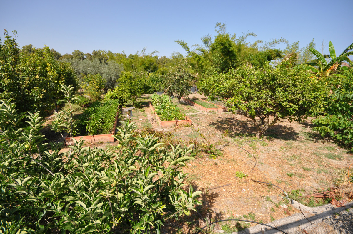 4 Bed Townhouse for sale in Casares Playa Costa Del Sol, Málaga, Spain