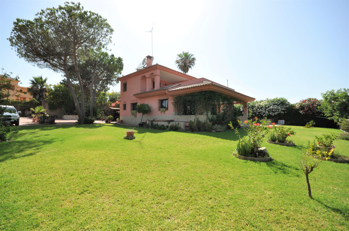 4 Bed Townhouse for sale in Casares Playa Costa Del Sol, Málaga, Spain
