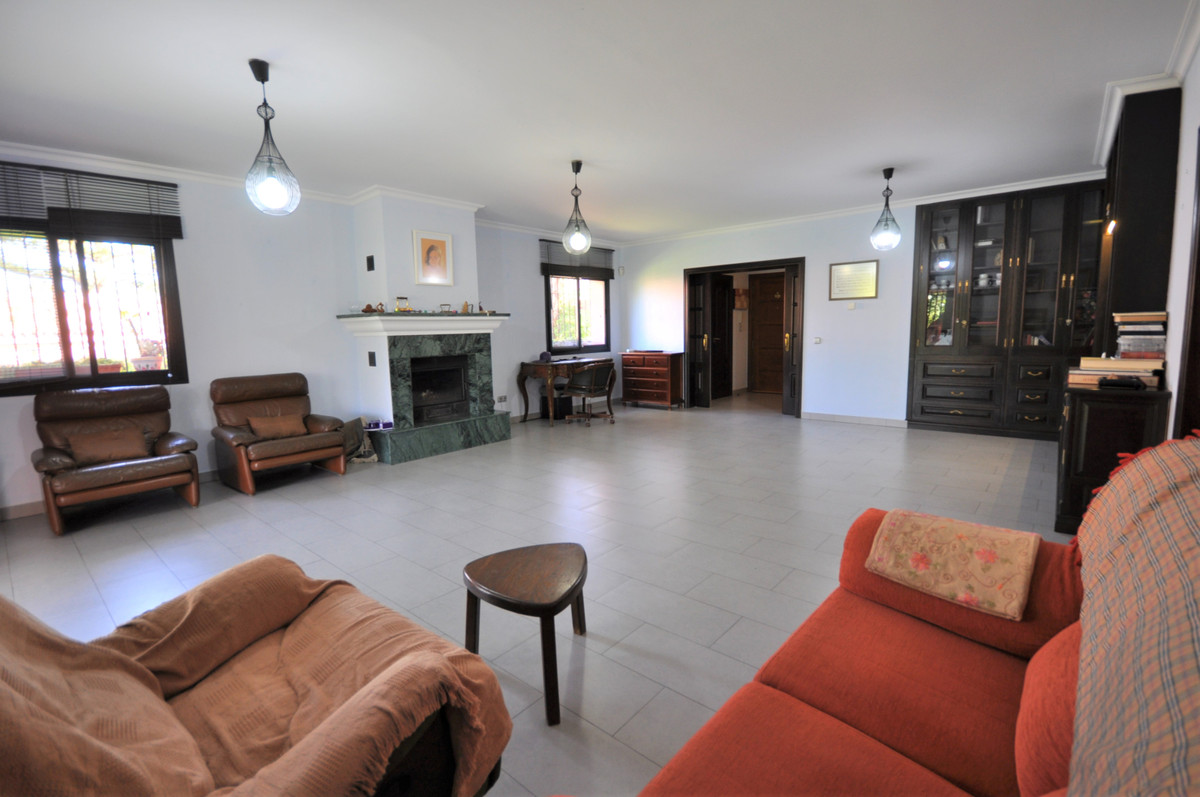4 Bed Townhouse for sale in Casares Playa Costa Del Sol, Málaga, Spain