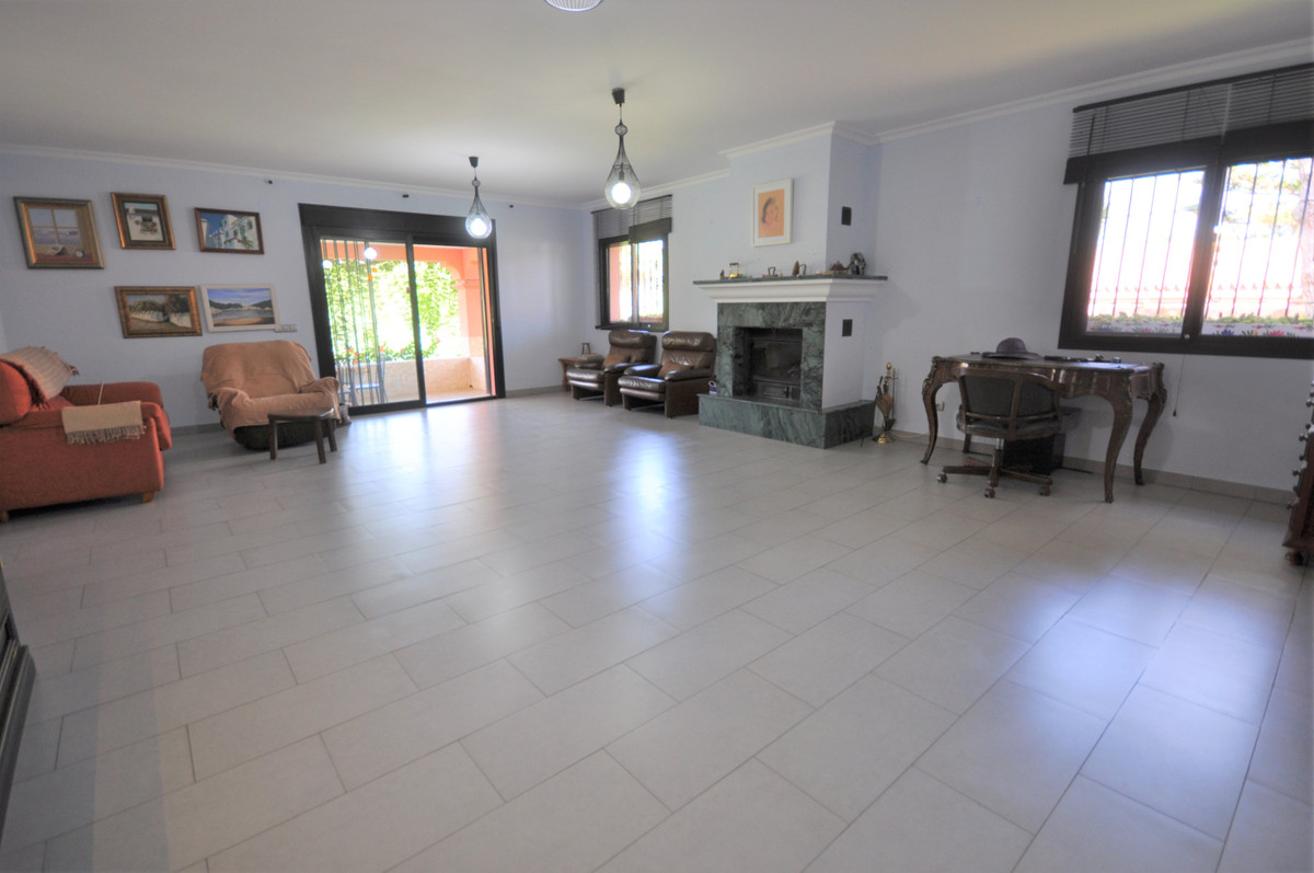 4 Bed Townhouse for sale in Casares Playa Costa Del Sol, Málaga, Spain