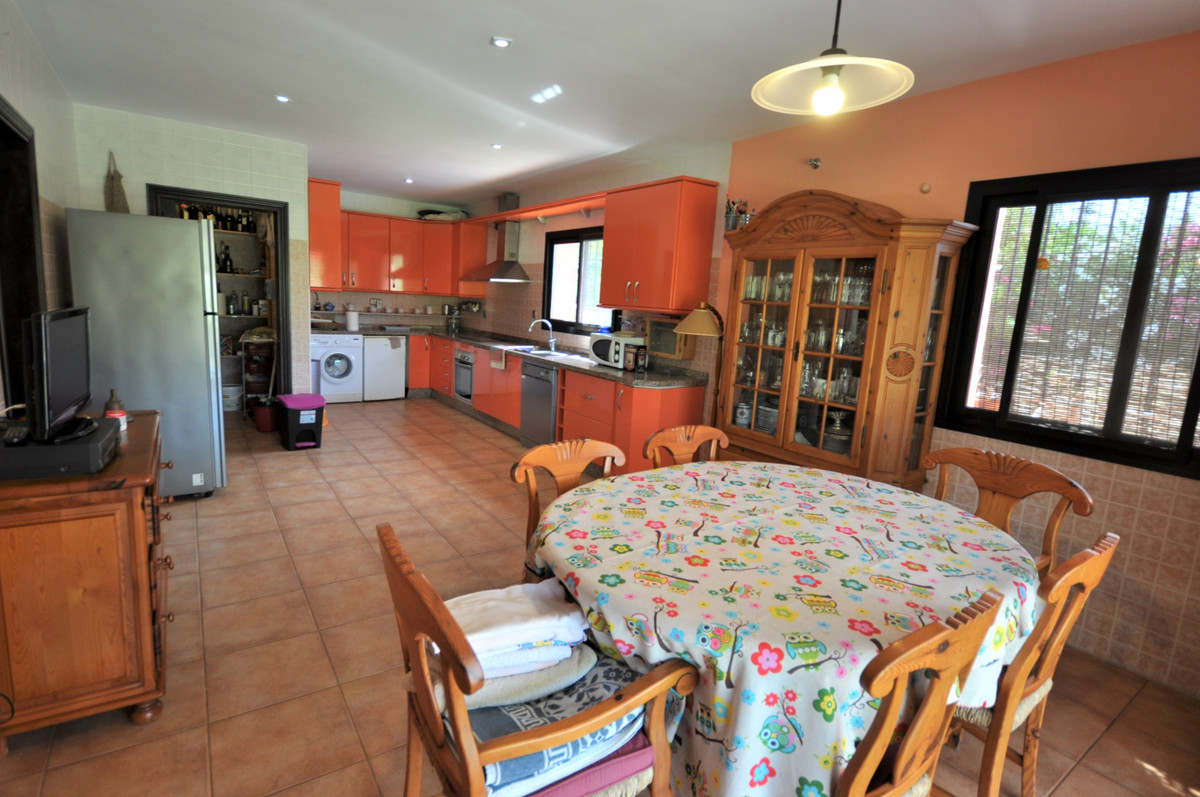 4 Bed Townhouse for sale in Casares Playa Costa Del Sol, Málaga, Spain