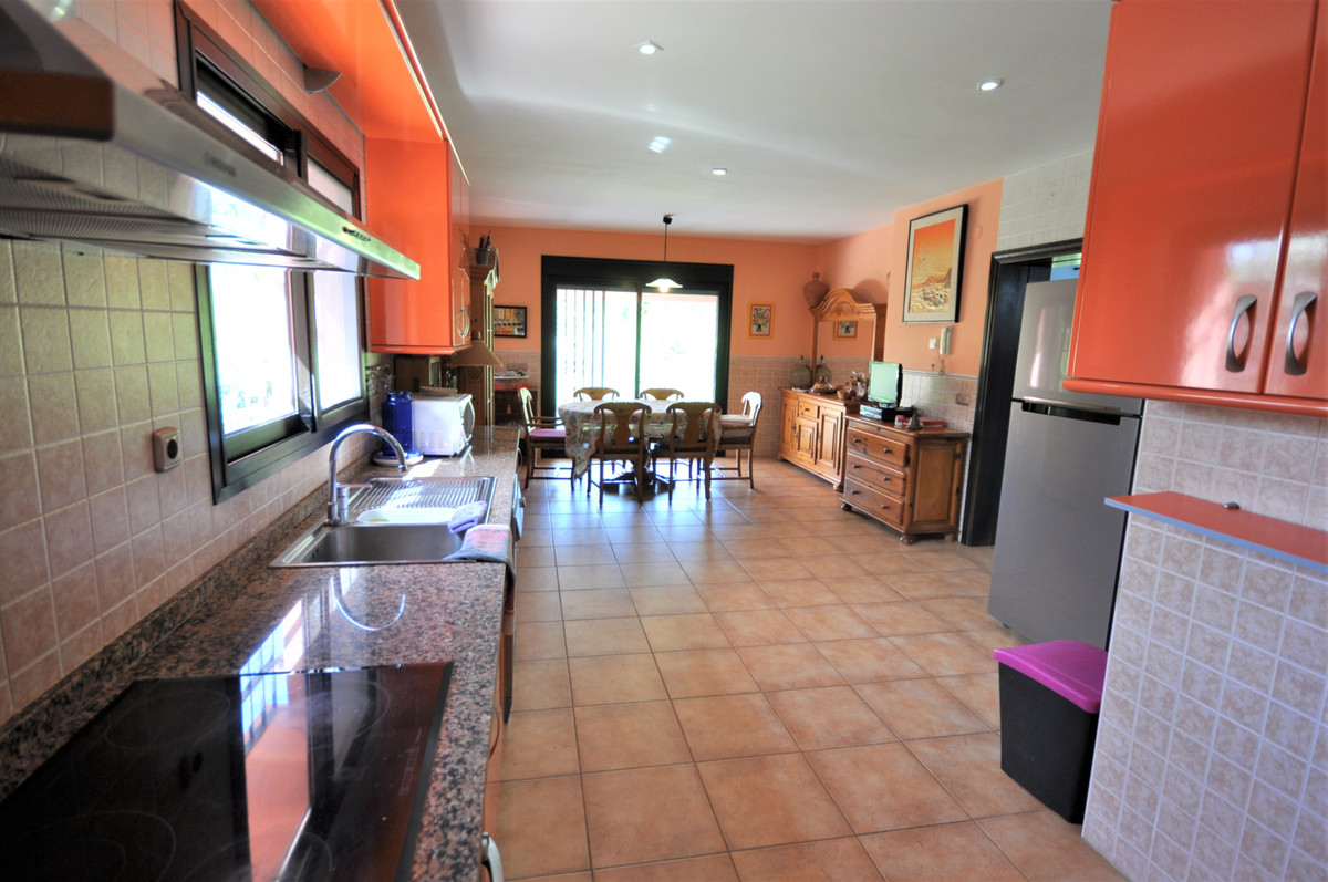 4 Bed Townhouse for sale in Casares Playa Costa Del Sol, Málaga, Spain