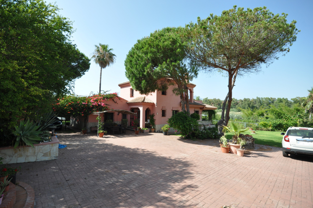 4 Bed Townhouse for sale in Casares Playa Costa Del Sol, Málaga, Spain