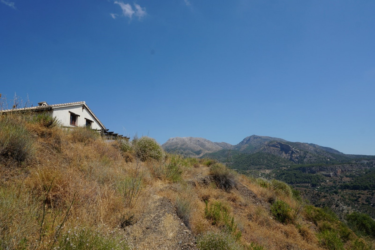Se vende Finca - Cortijo de 3 dormitorios en Costa Del Sol, Málaga, España