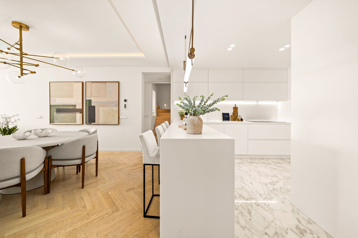 3 Bed Apartment for sale in Atalaya Costa Del Sol, Málaga, Spain