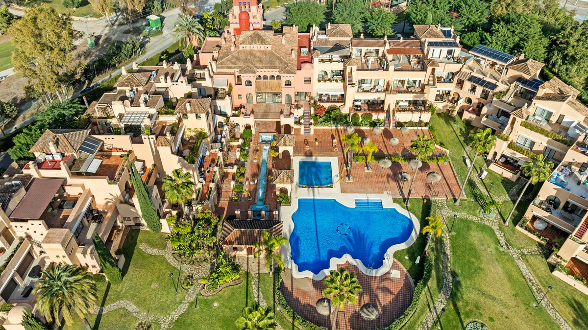 3 Bed Apartment for sale in Atalaya Costa Del Sol, Málaga, Spain