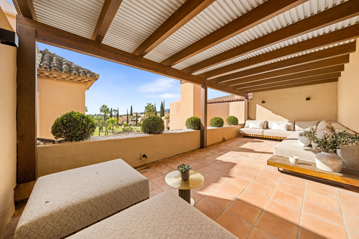 3 Bed Apartment for sale in Atalaya Costa Del Sol, Málaga, Spain