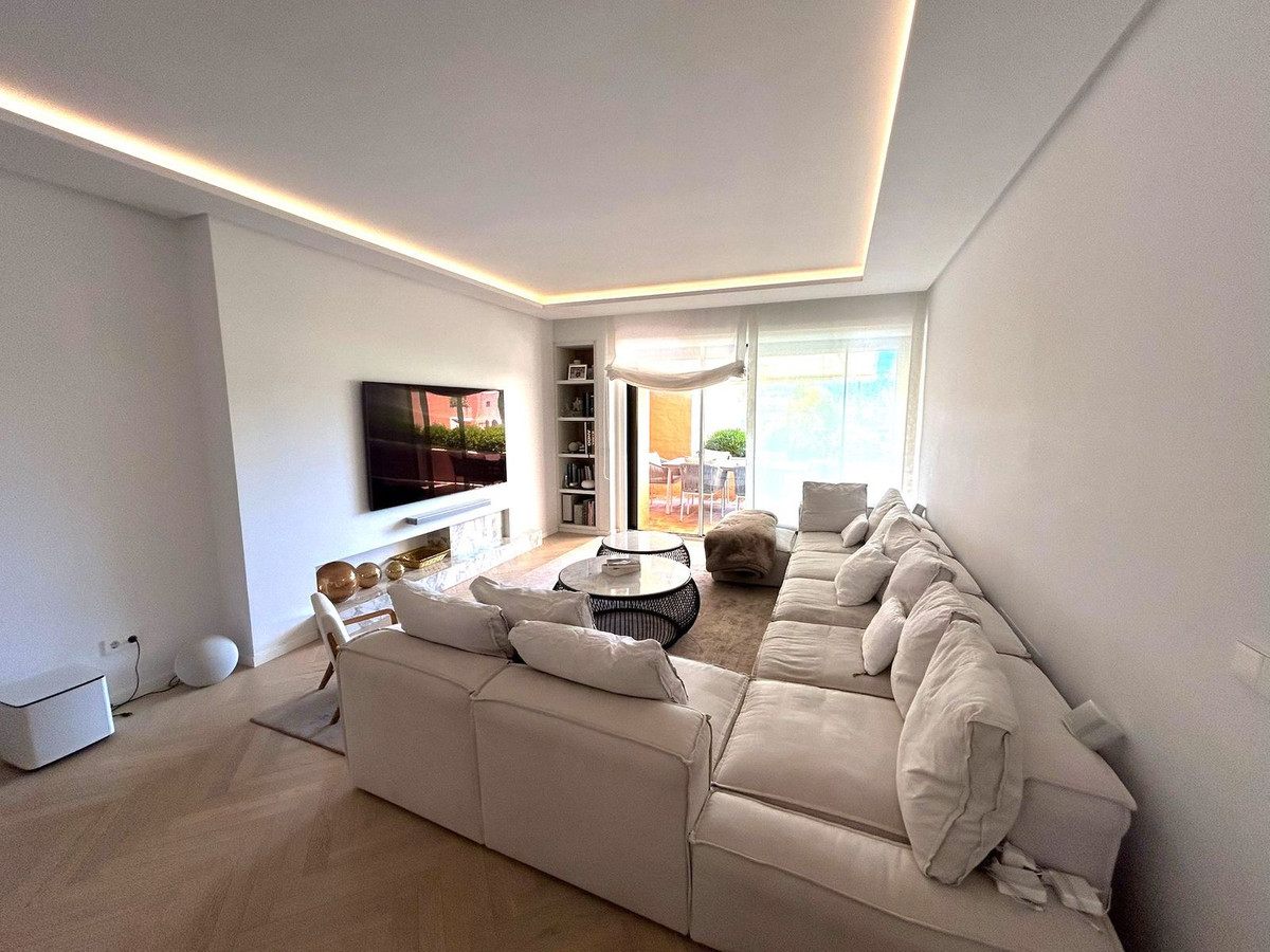 3 Bed Apartment for sale in Atalaya Costa Del Sol, Málaga, Spain