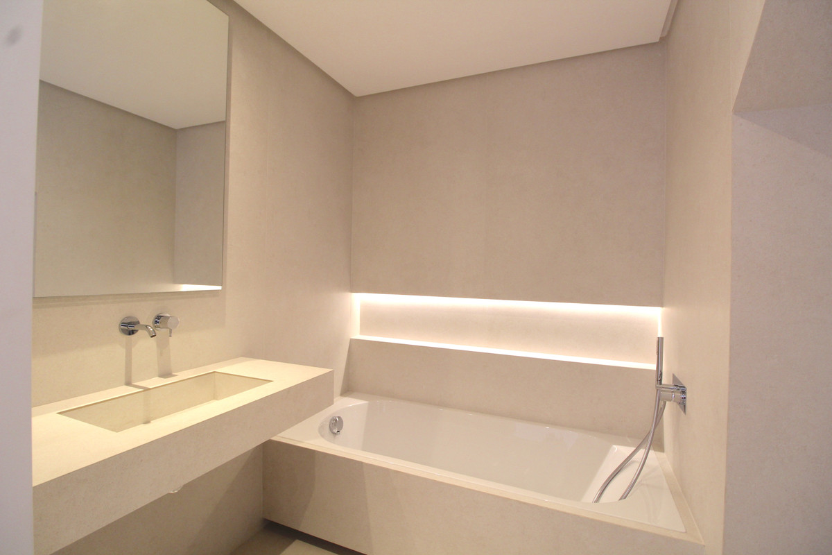 3 Bed Apartment for sale in Atalaya Costa Del Sol, Málaga, Spain