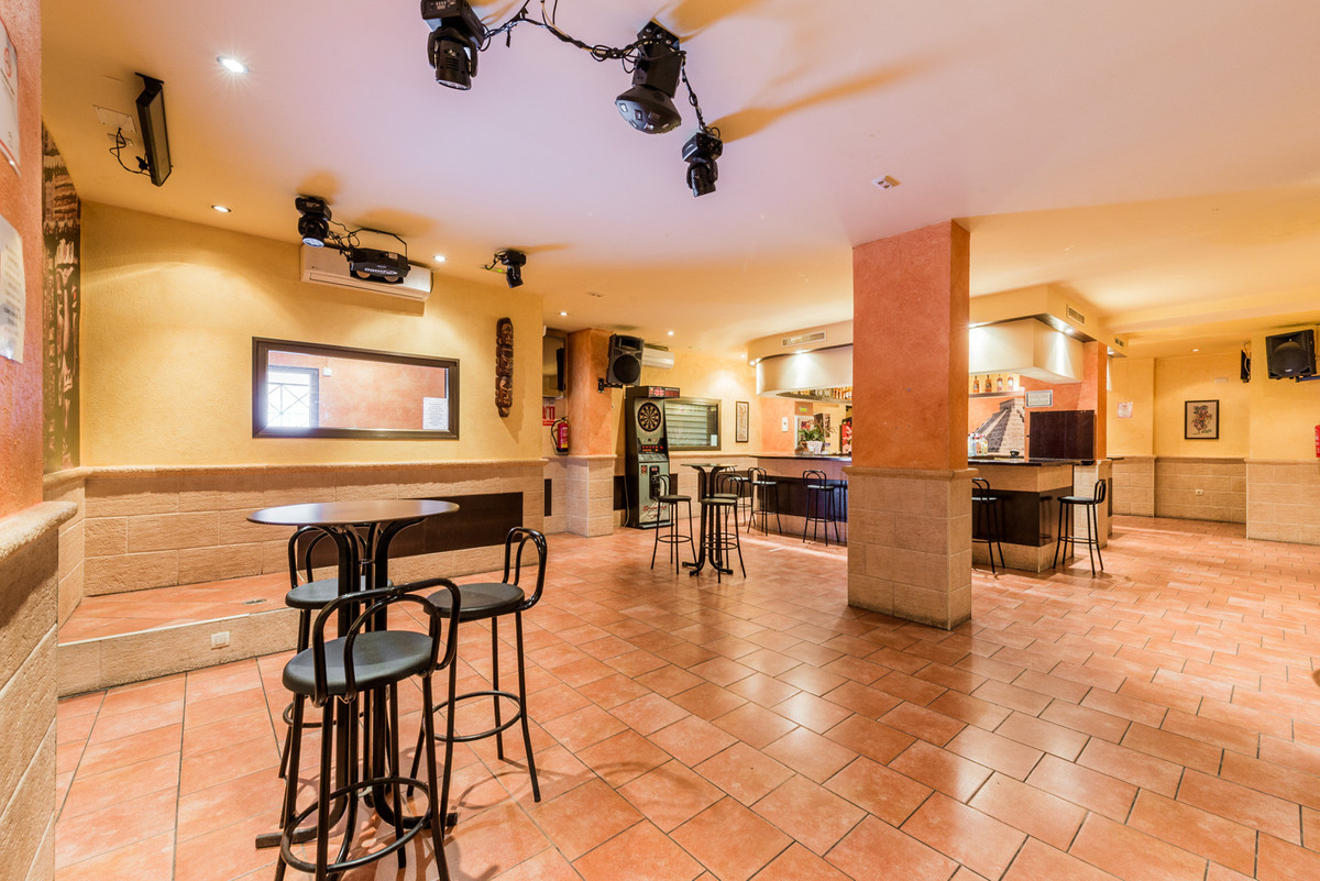 Commercial unit for sale in Fuengirola Costa Del Sol, Málaga, Spain