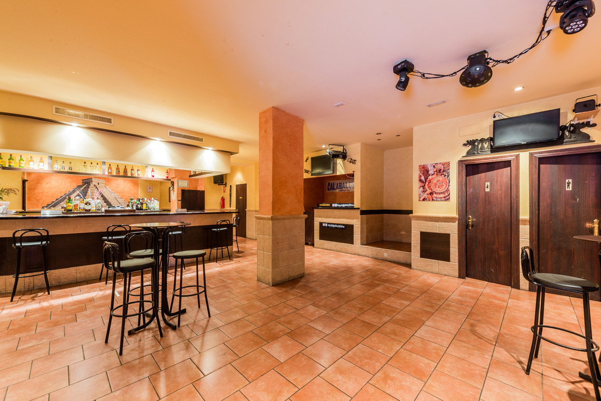 Commercial unit for sale in Fuengirola Costa Del Sol, Málaga, Spain