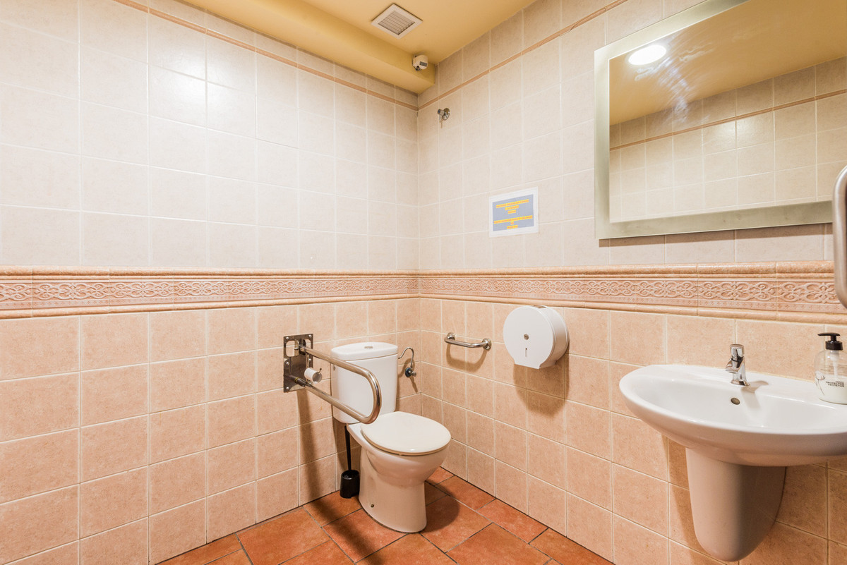 Commercial unit for sale in Fuengirola Costa Del Sol, Málaga, Spain