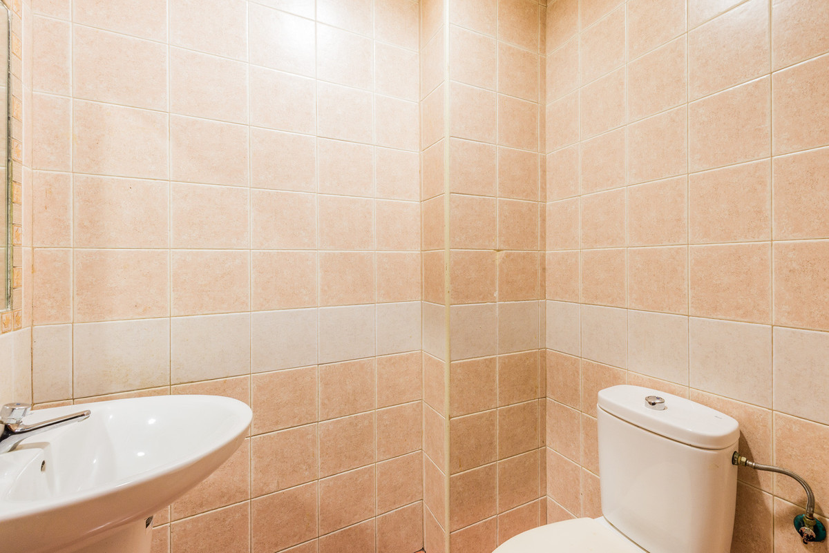 Commercial unit for sale in Fuengirola Costa Del Sol, Málaga, Spain