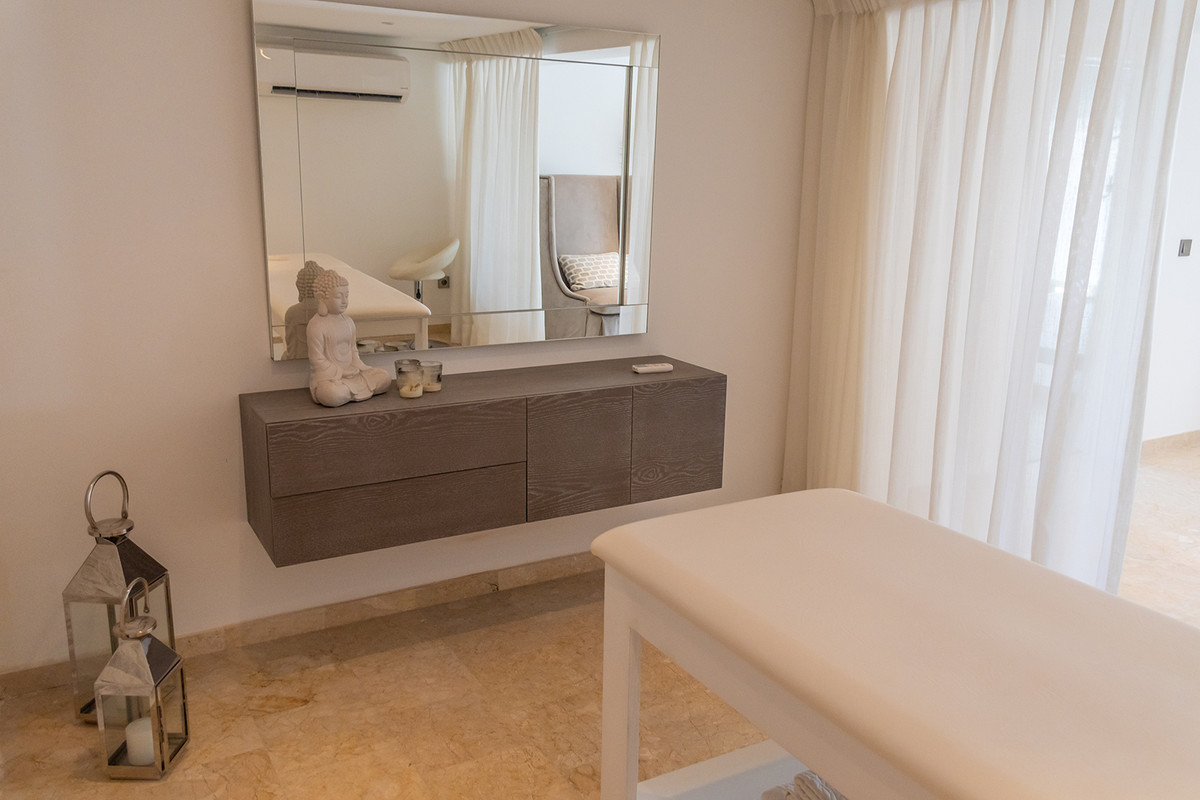 5 Bed Townhouse for sale in Guadalmina Alta Costa Del Sol, Málaga, Spain