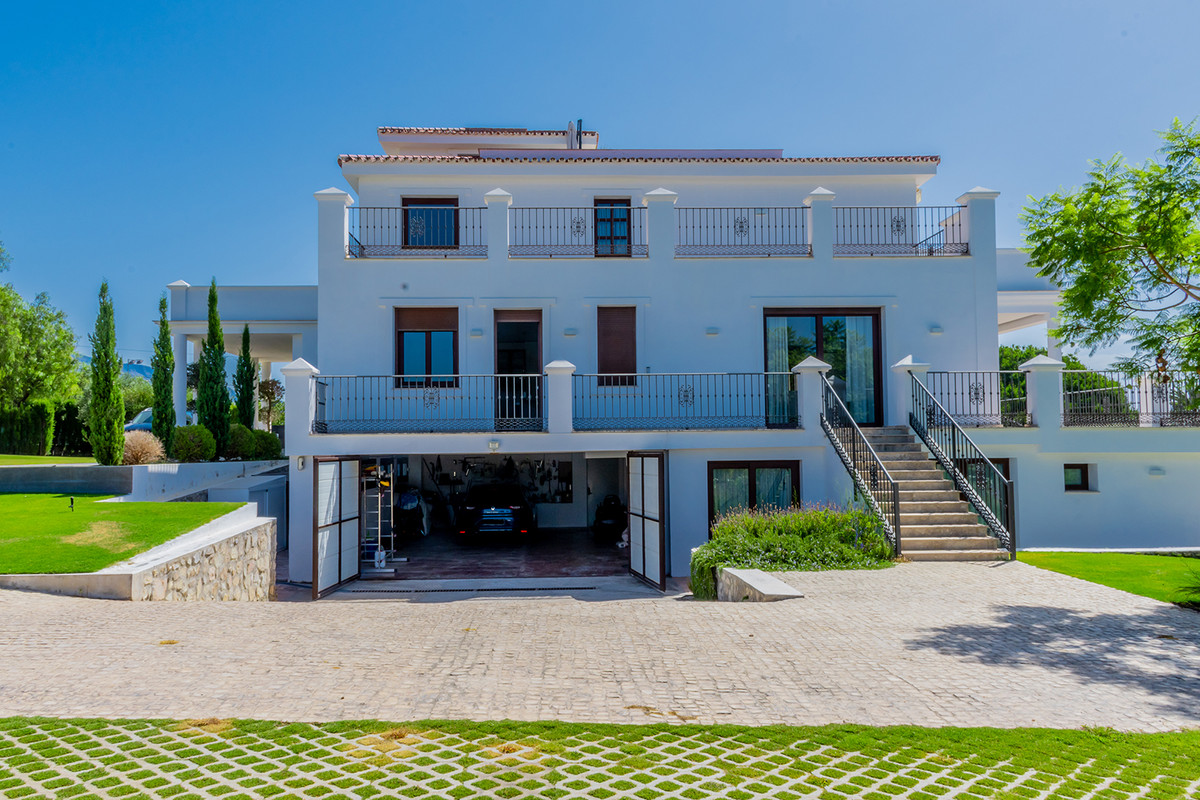 5 Bed Townhouse for sale in Guadalmina Alta Costa Del Sol, Málaga, Spain