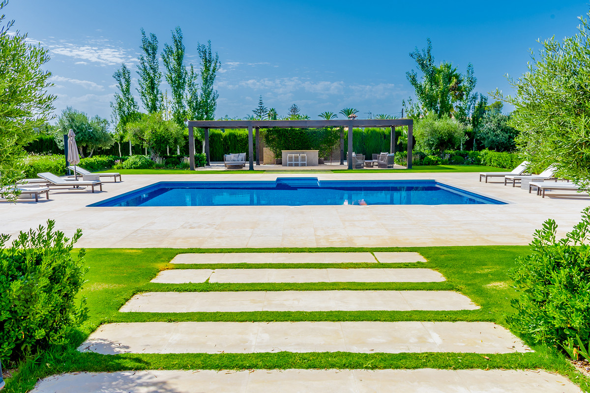 5 Bed Townhouse for sale in Guadalmina Alta Costa Del Sol, Málaga, Spain
