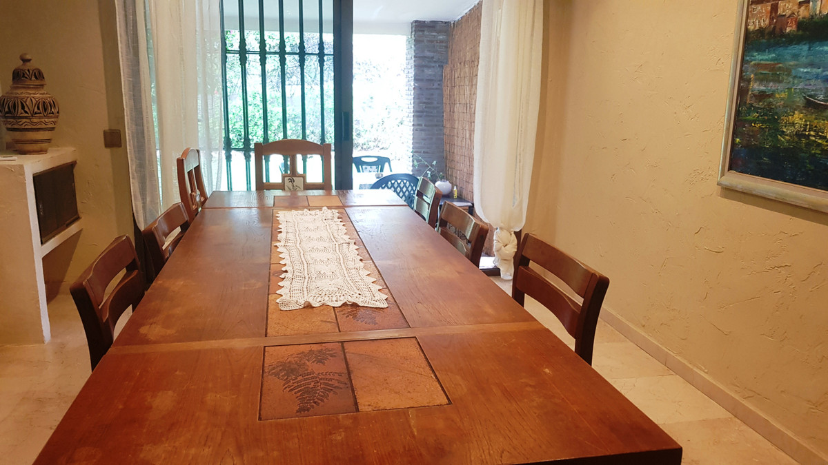 Se vende Villa - Chalet de 5 dormitorios en Costa Del Sol, Málaga, España