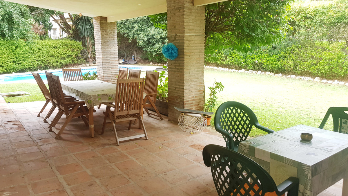 Se vende Villa - Chalet de 5 dormitorios en Costa Del Sol, Málaga, España