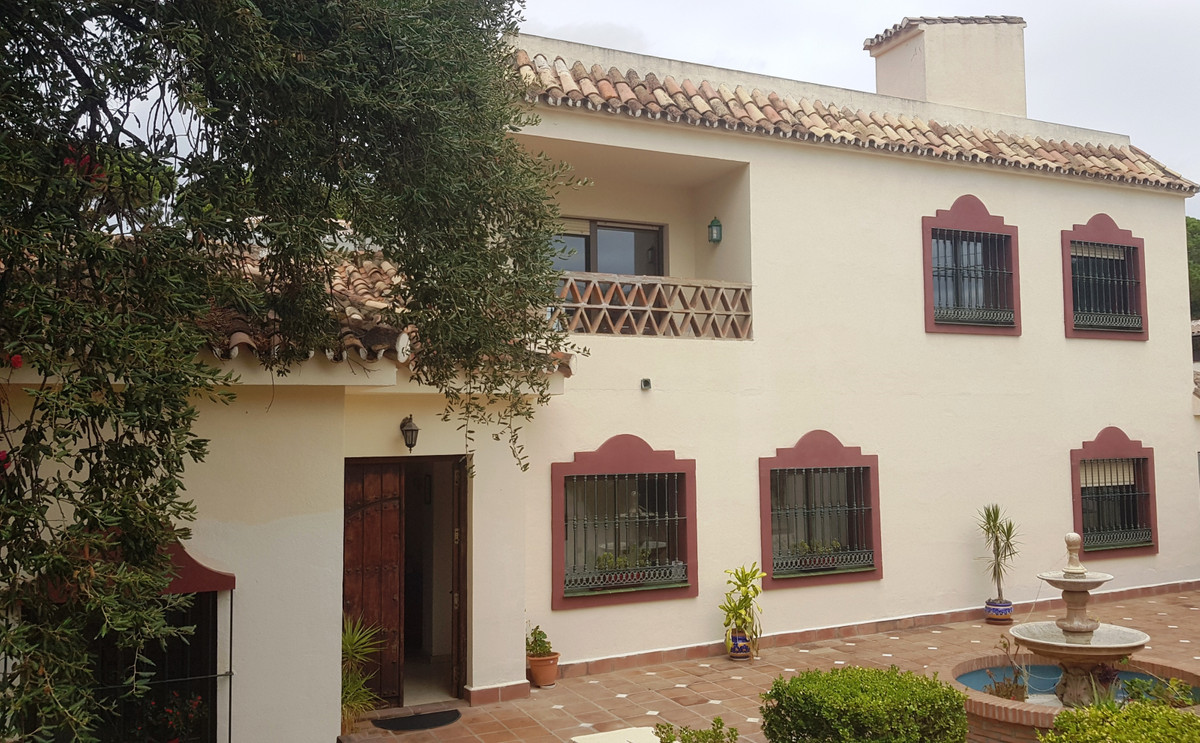 Se vende Villa - Chalet de 5 dormitorios en Costa Del Sol, Málaga, España