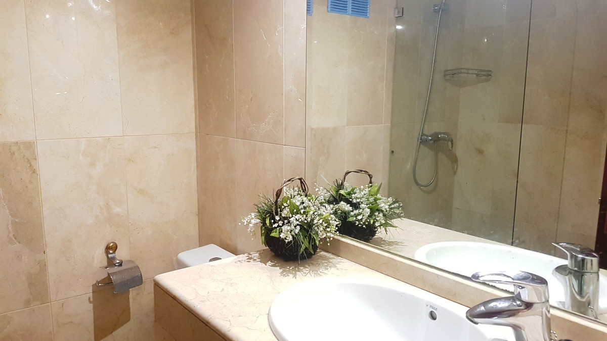 Se vende Villa - Chalet de 5 dormitorios en Costa Del Sol, Málaga, España