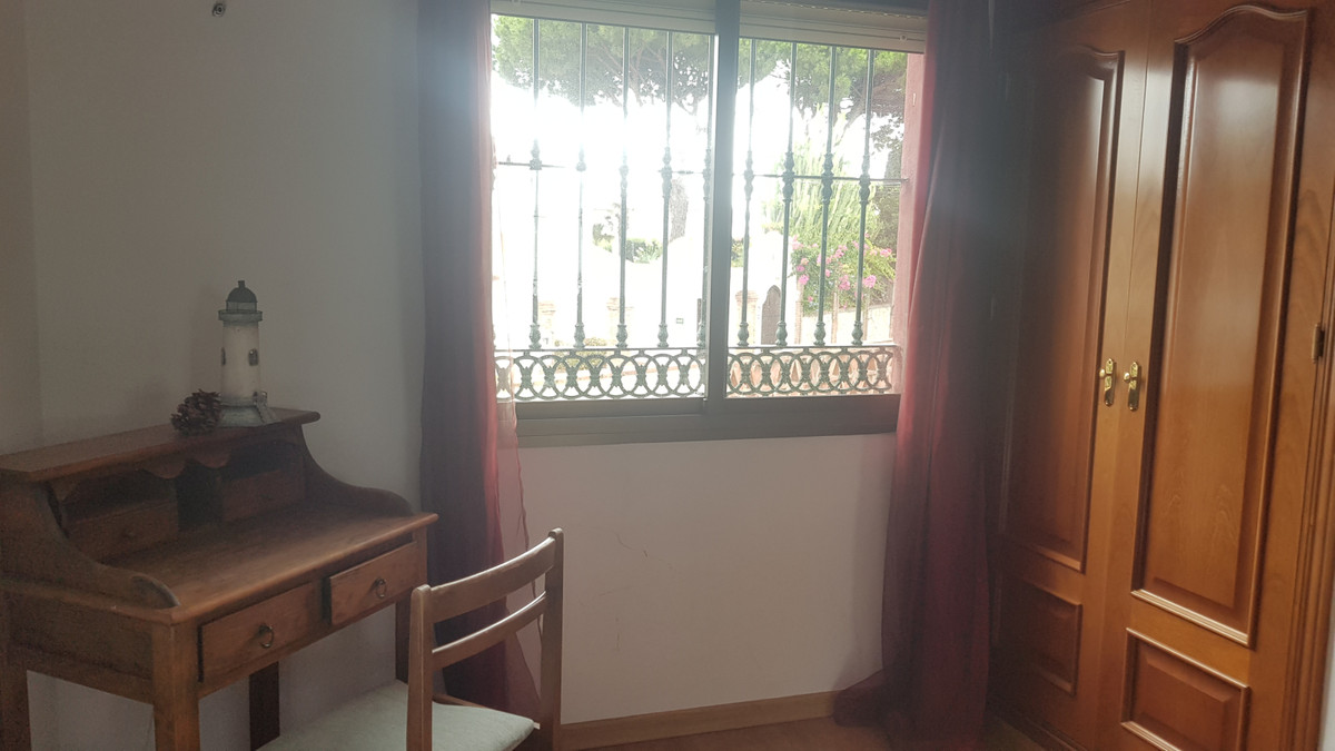 Se vende Villa - Chalet de 5 dormitorios en Costa Del Sol, Málaga, España