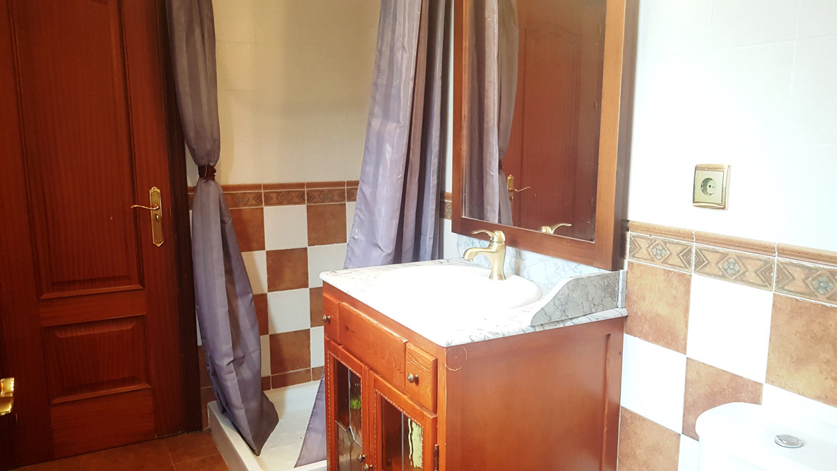 Se vende Villa - Chalet de 5 dormitorios en Costa Del Sol, Málaga, España