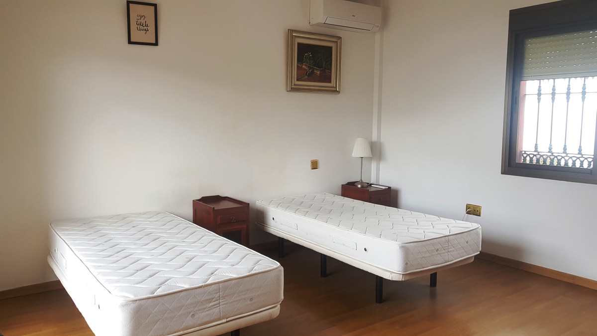 Se vende Villa - Chalet de 5 dormitorios en Costa Del Sol, Málaga, España