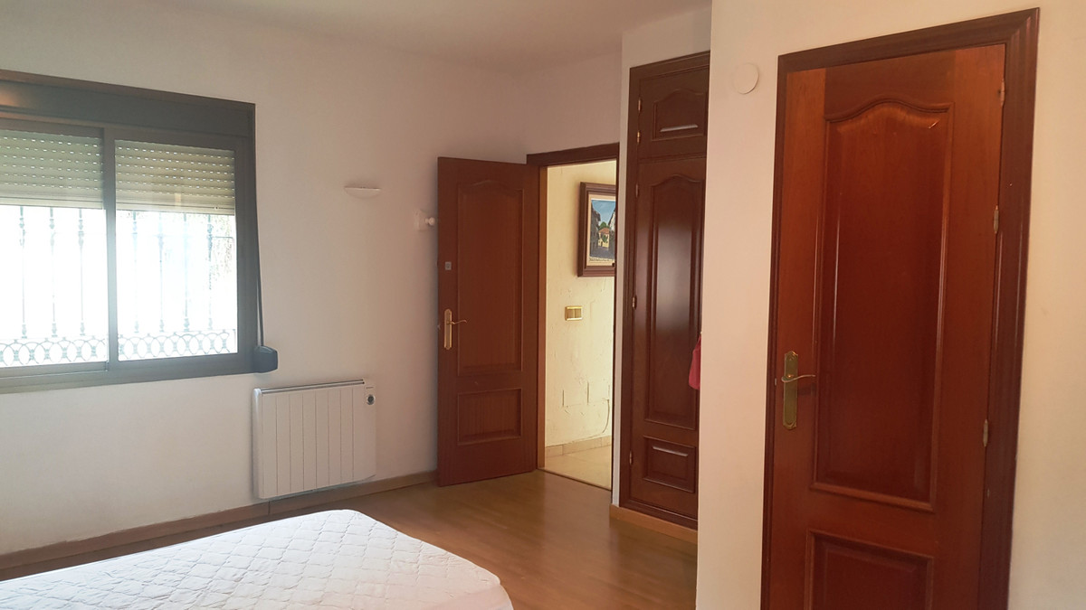 Se vende Villa - Chalet de 5 dormitorios en Costa Del Sol, Málaga, España