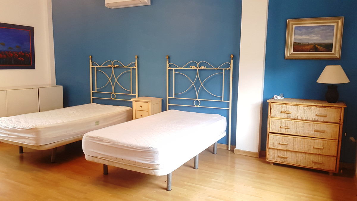Se vende Villa - Chalet de 5 dormitorios en Costa Del Sol, Málaga, España