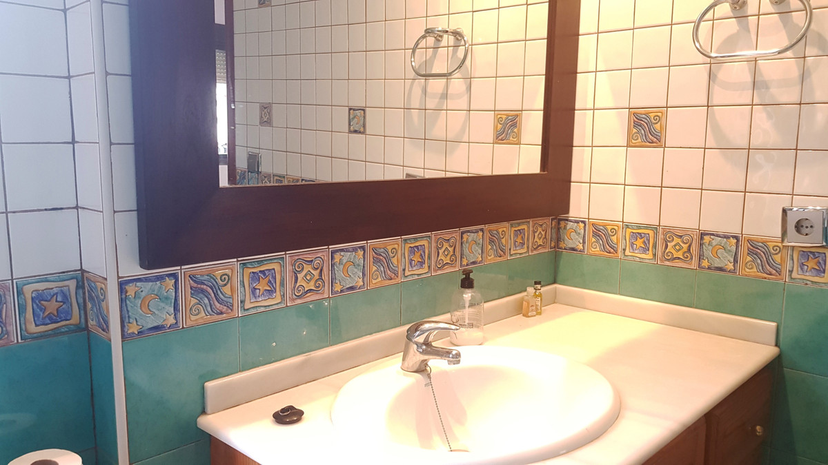 Se vende Villa - Chalet de 5 dormitorios en Costa Del Sol, Málaga, España