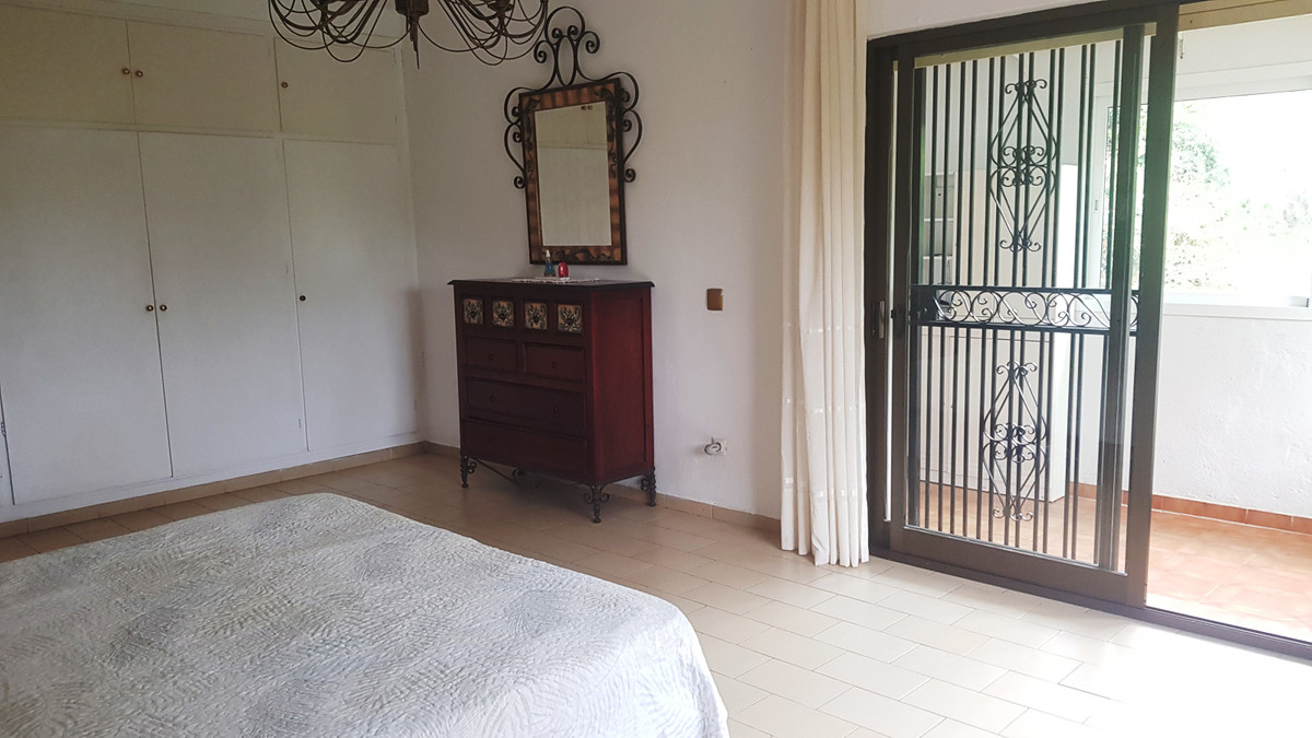 Se vende Villa - Chalet de 5 dormitorios en Costa Del Sol, Málaga, España