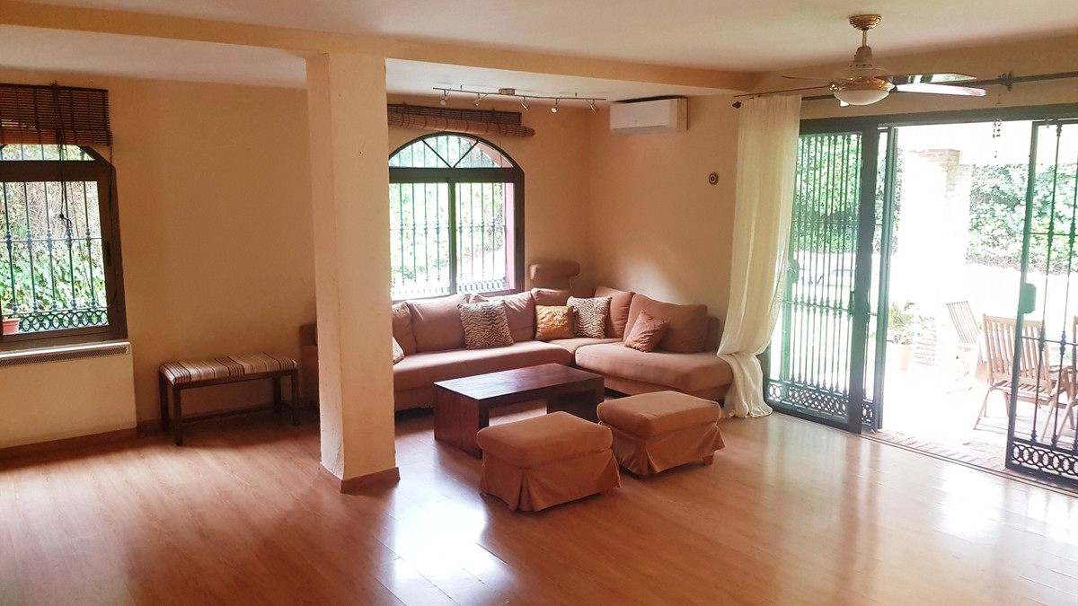 Se vende Villa - Chalet de 5 dormitorios en Costa Del Sol, Málaga, España