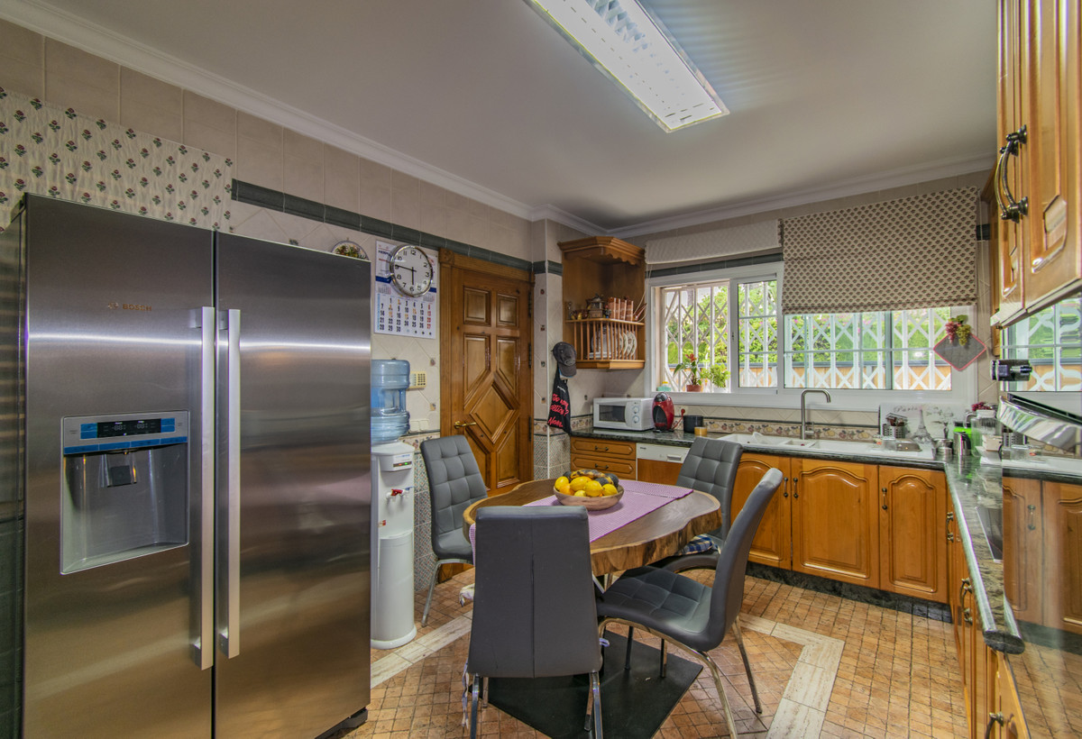 Se vende Villa - Chalet de 4 dormitorios en Costa Del Sol, Málaga, España