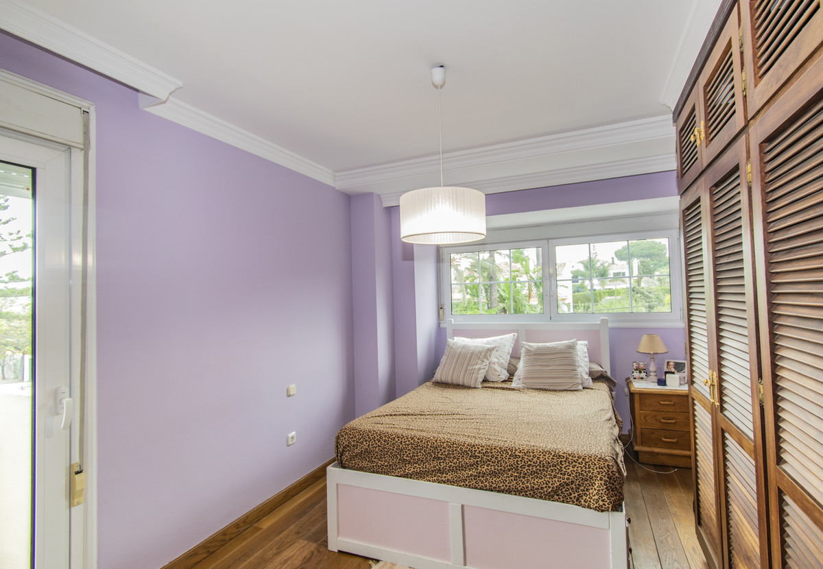 Se vende Villa - Chalet de 4 dormitorios en Costa Del Sol, Málaga, España