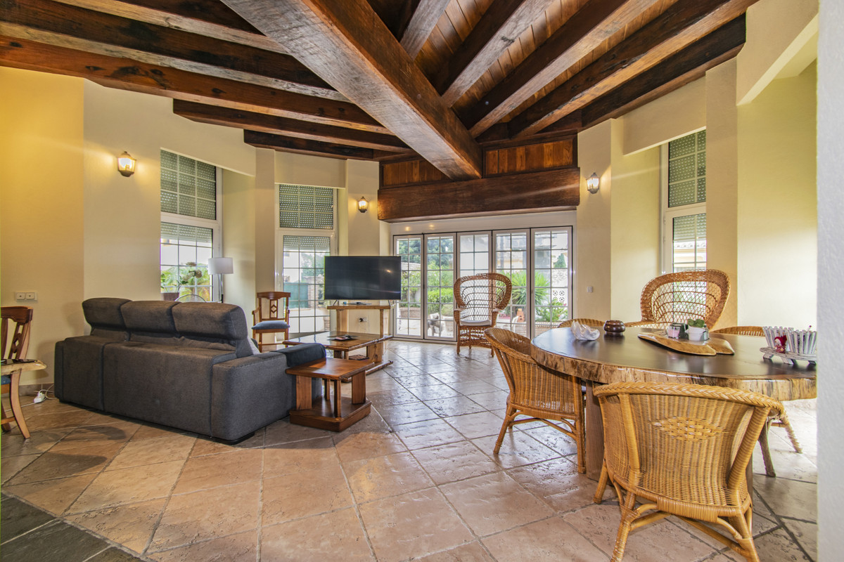 Se vende Villa - Chalet de 4 dormitorios en Costa Del Sol, Málaga, España