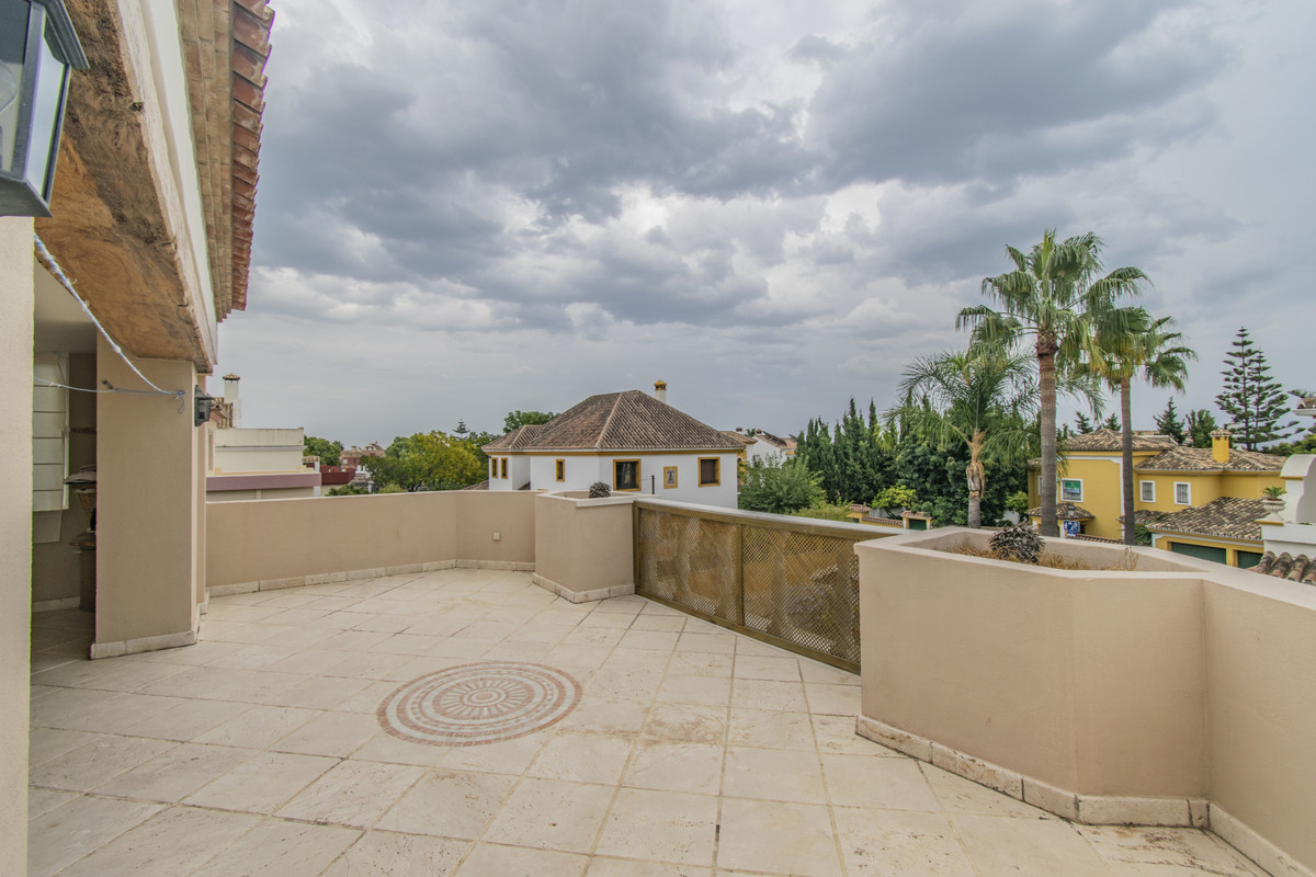 Se vende Villa - Chalet de 4 dormitorios en Costa Del Sol, Málaga, España