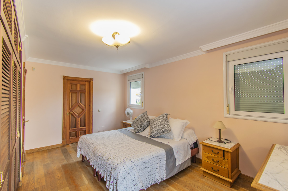 Se vende Villa - Chalet de 4 dormitorios en Costa Del Sol, Málaga, España