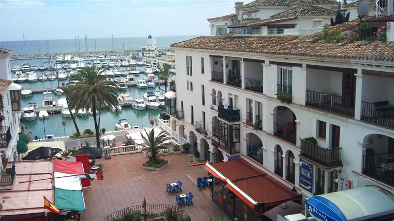 5 Bed Apartment for sale in La Duquesa Costa Del Sol, Málaga, Spain