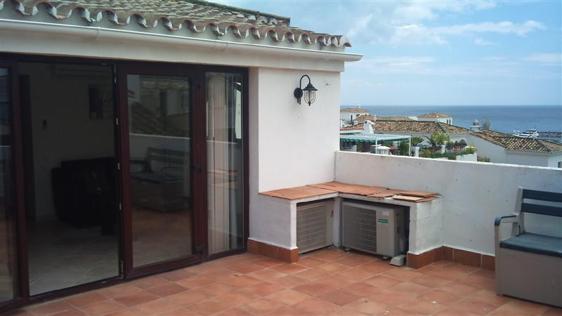 5 Bed Apartment for sale in La Duquesa Costa Del Sol, Málaga, Spain