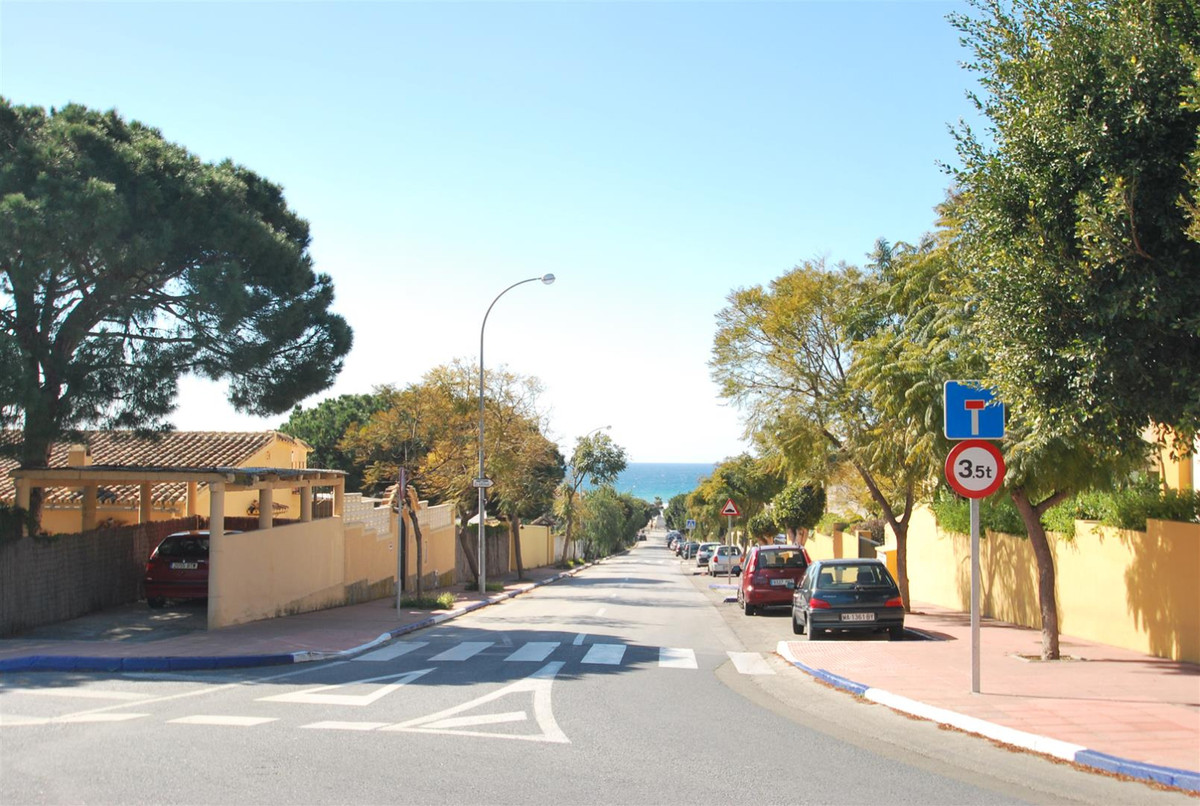 Se vende Apartamento Planta Media de 2 dormitorios en Costa Del Sol, Málaga, España