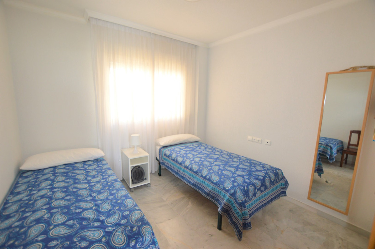 Se vende Apartamento Planta Media de 2 dormitorios en Costa Del Sol, Málaga, España