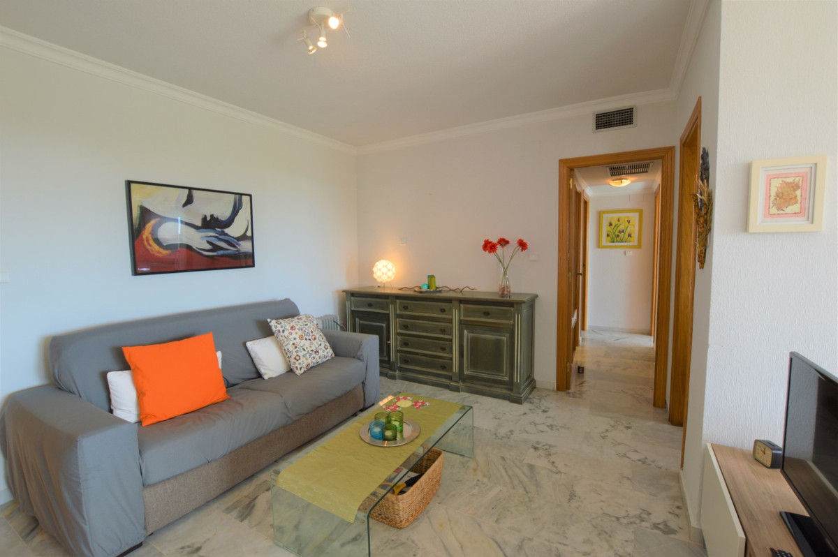 Se vende Apartamento Planta Media de 2 dormitorios en Costa Del Sol, Málaga, España