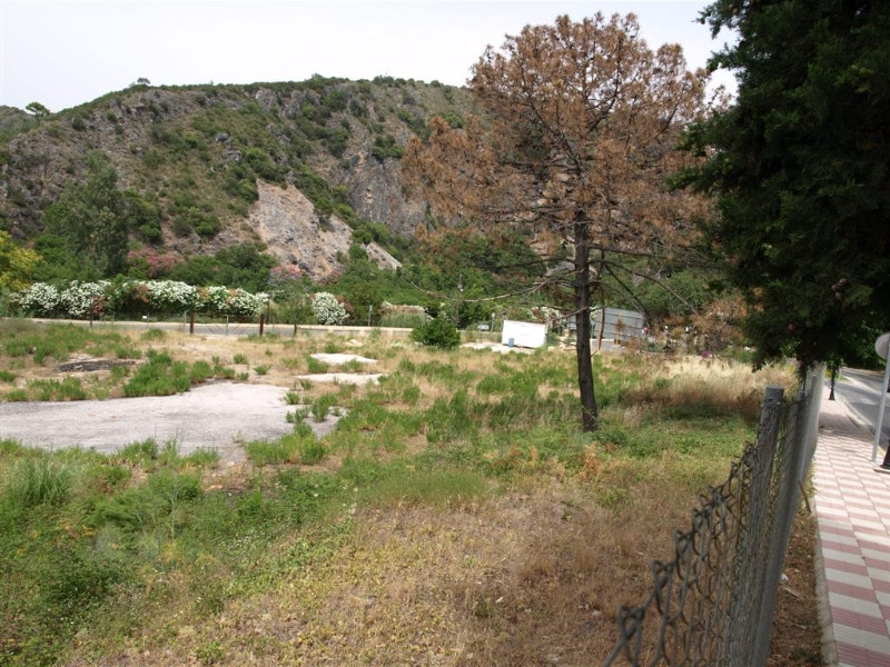 Se vende Terreno Comercial  en Costa Del Sol, Málaga, España