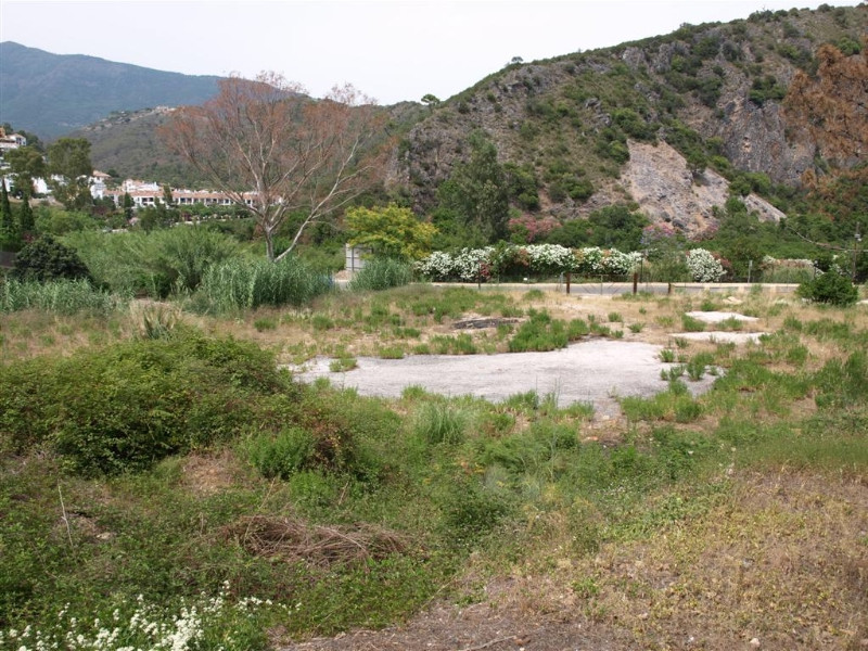 Se vende Terreno Comercial  en Costa Del Sol, Málaga, España