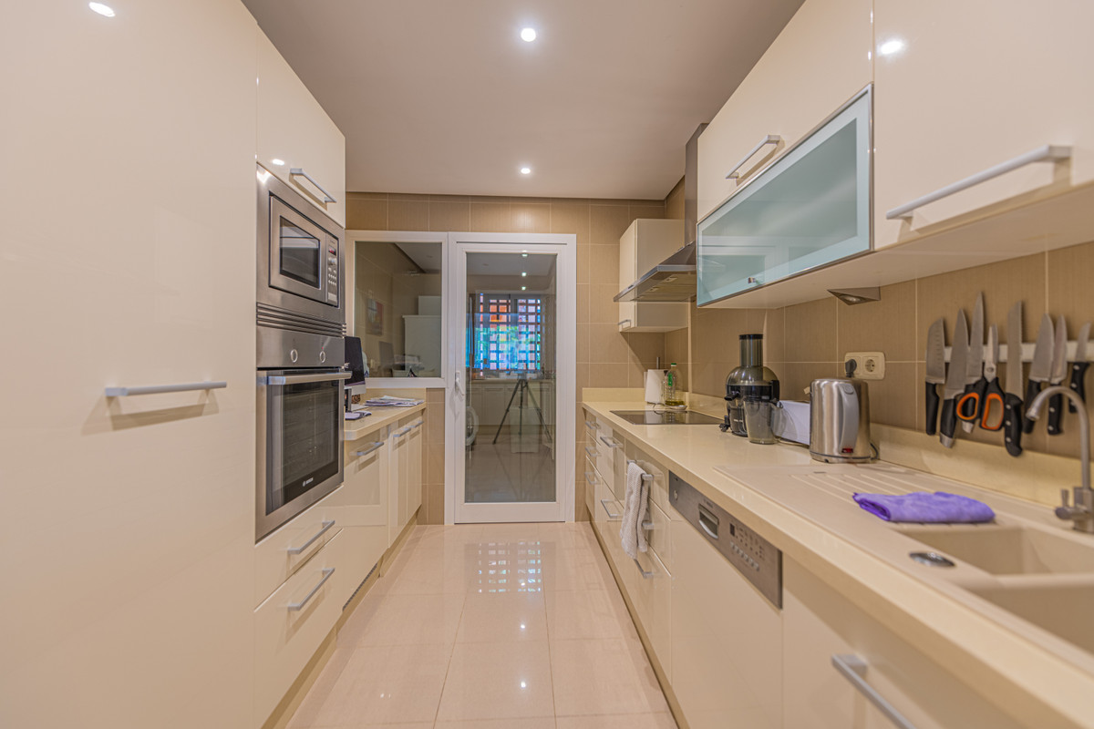3 Bed Apartment for sale in Nueva Andalucía Costa Del Sol, Málaga, Spain