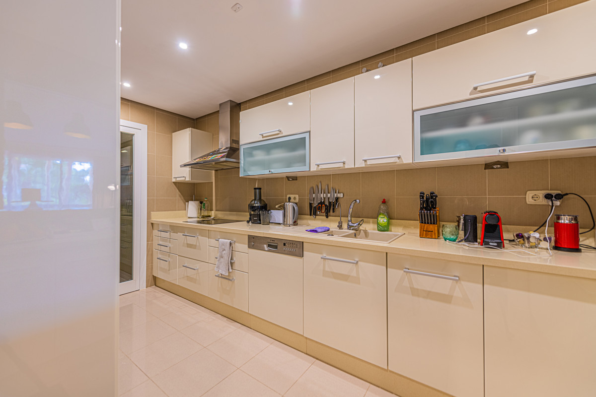 3 Bed Apartment for sale in Nueva Andalucía Costa Del Sol, Málaga, Spain