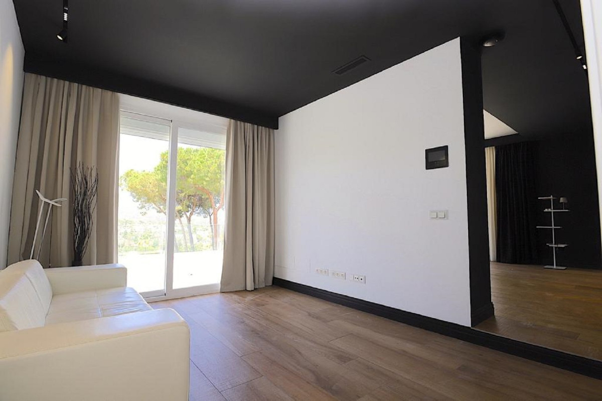 6 Bed Townhouse for sale in Las Brisas Costa Del Sol, Málaga, Spain